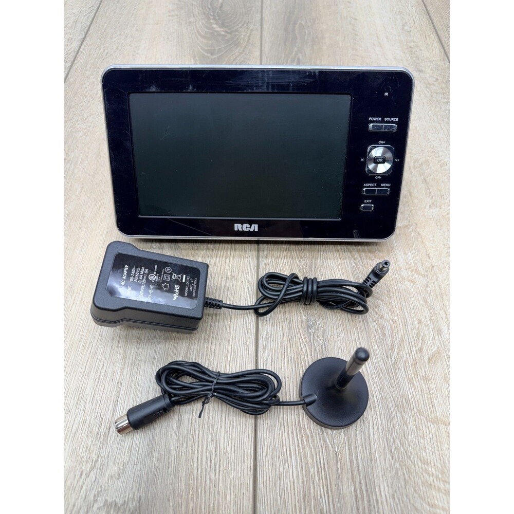 RCA Digital TV DPTM70R Portable 7" LCD Built-In Speakers Antenna